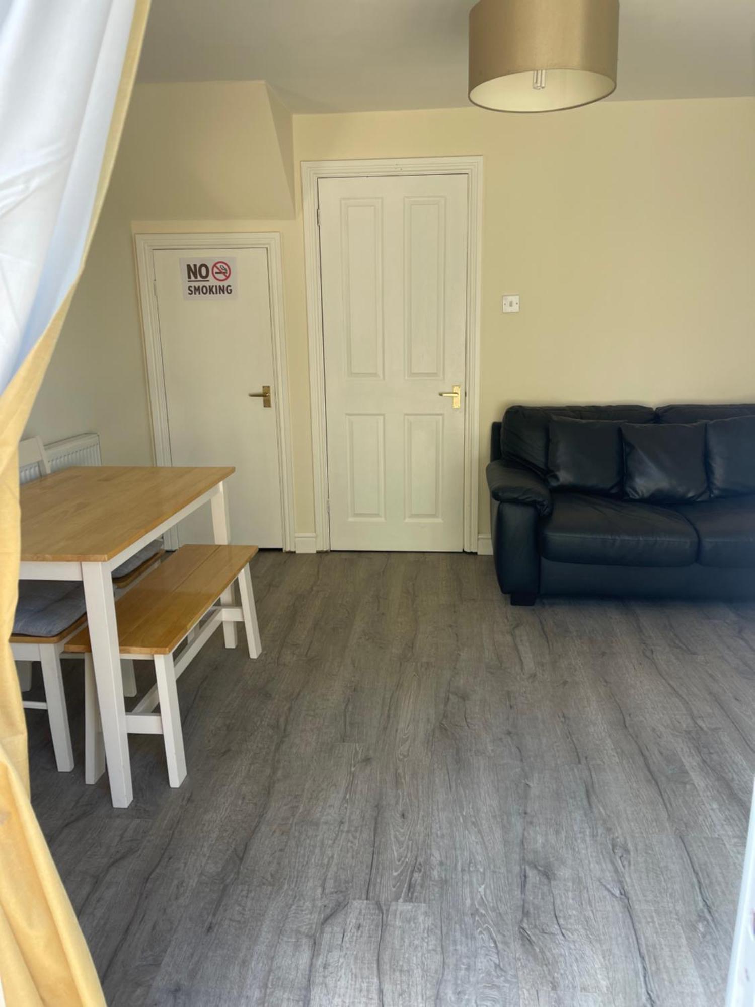 House Number 4 Sleeps Up To 4 With Smart Tvs In Every Room Wellington  Luaran gambar