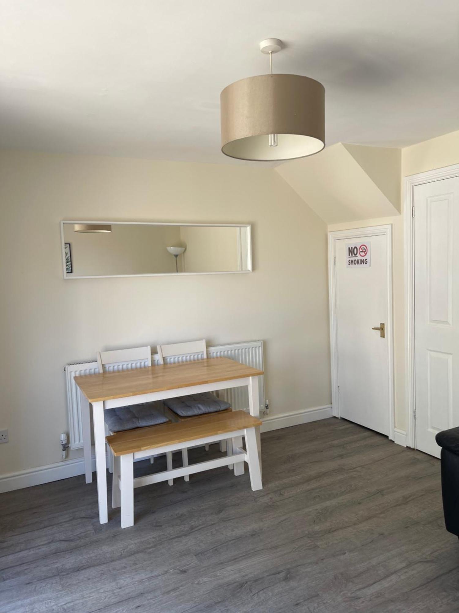 House Number 4 Sleeps Up To 4 With Smart Tvs In Every Room Wellington  Luaran gambar