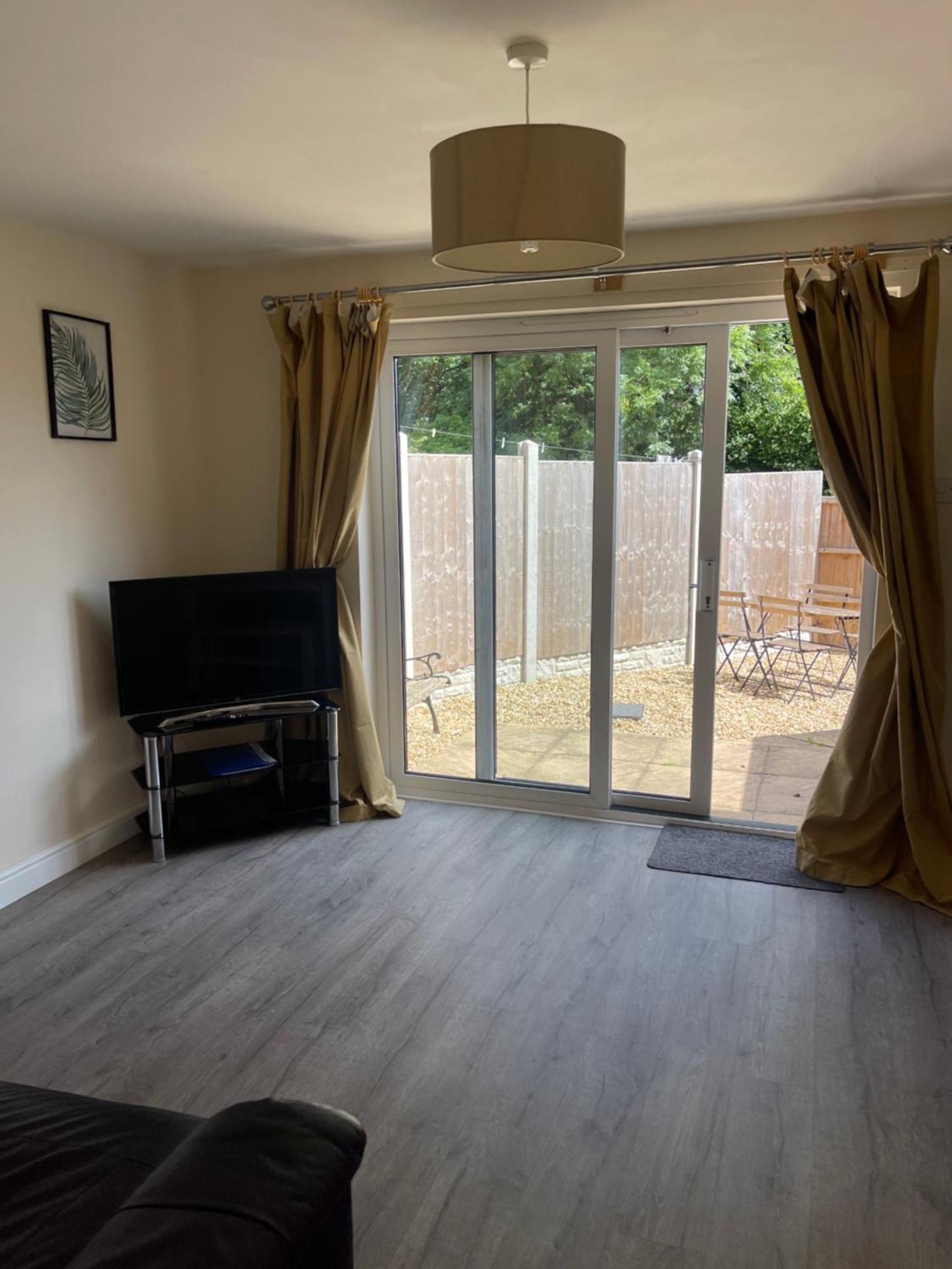 House Number 4 Sleeps Up To 4 With Smart Tvs In Every Room Wellington  Luaran gambar