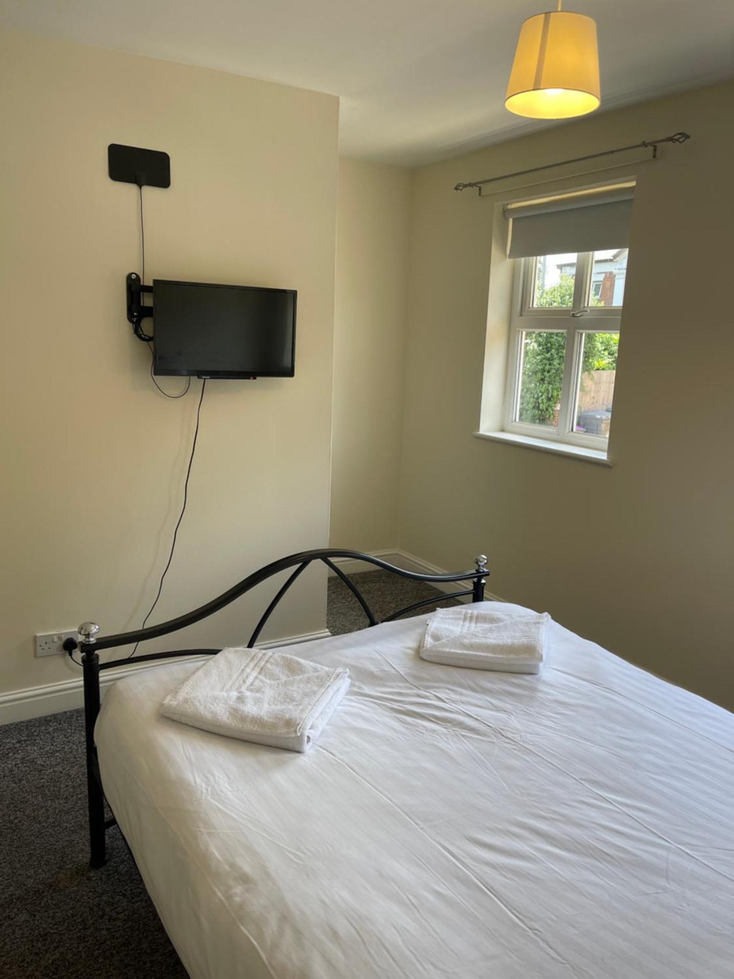 House Number 4 Sleeps Up To 4 With Smart Tvs In Every Room Wellington  Luaran gambar