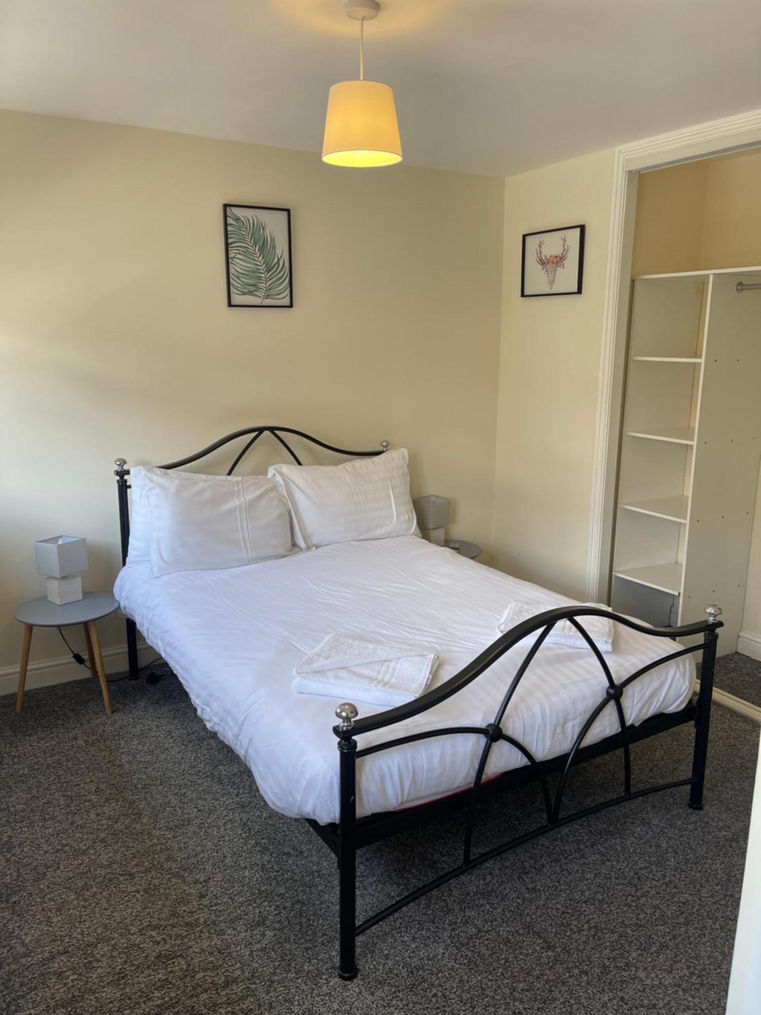 House Number 4 Sleeps Up To 4 With Smart Tvs In Every Room Wellington  Luaran gambar