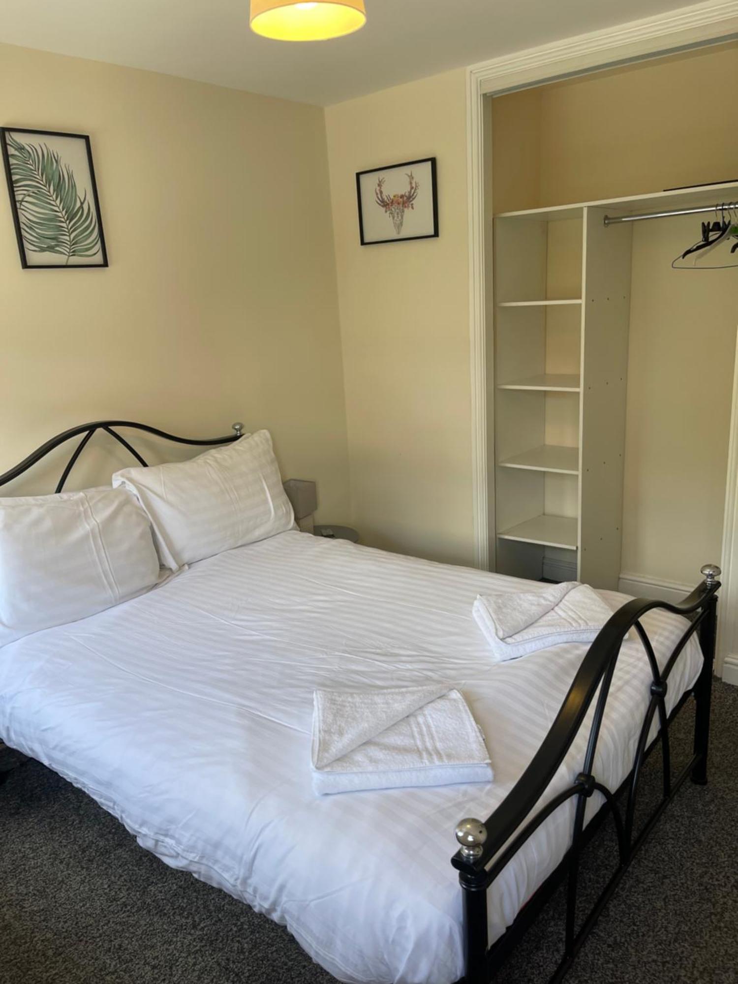 House Number 4 Sleeps Up To 4 With Smart Tvs In Every Room Wellington  Luaran gambar